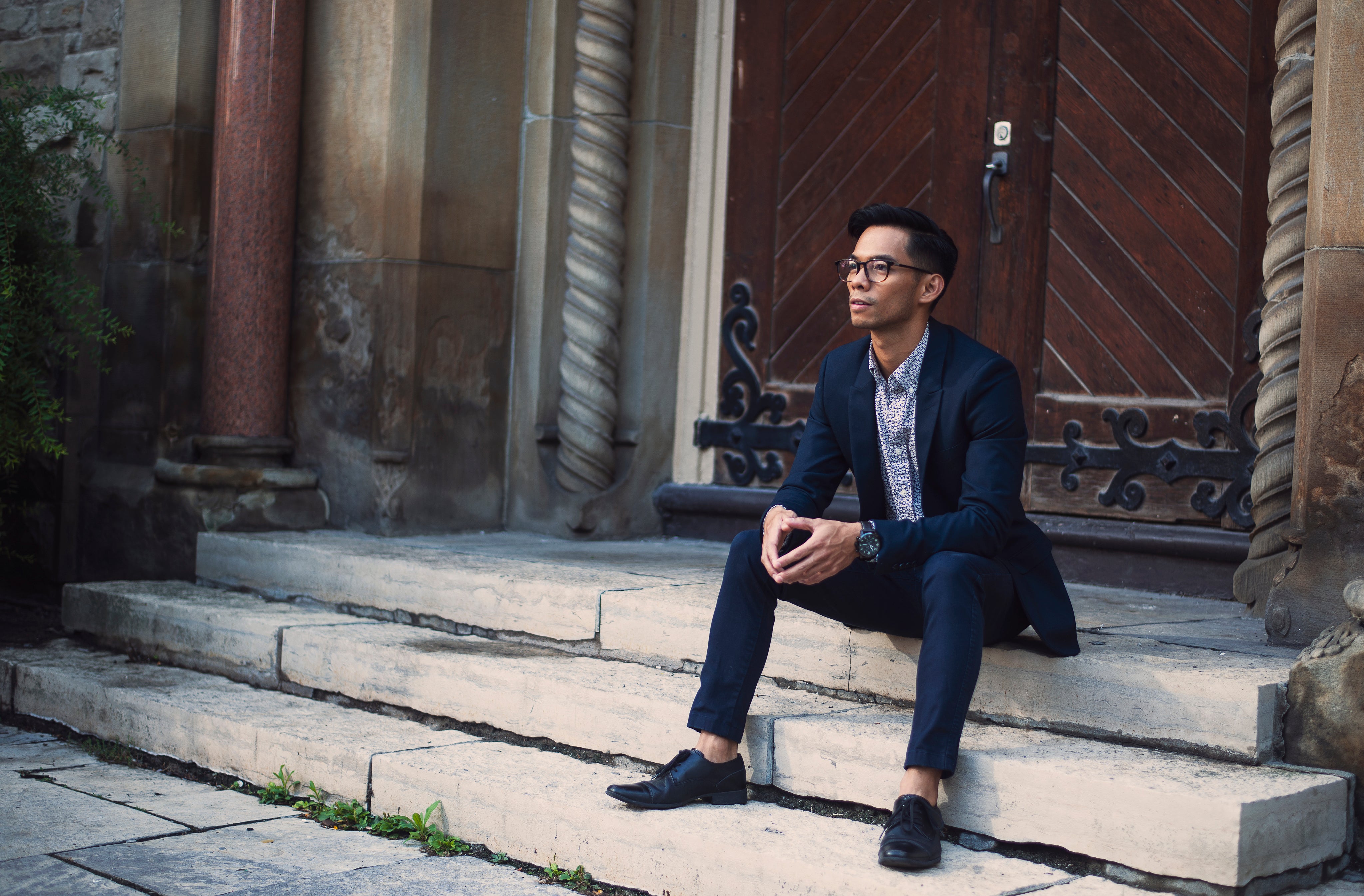 files/young-businessman-on-steps.jpg